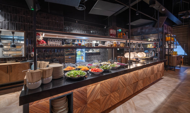 Kuukkeli Bistro & Café Buffet Area